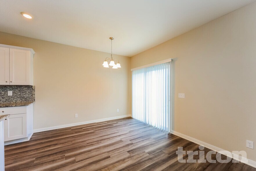 Building Photo - 14624 Maple Ter