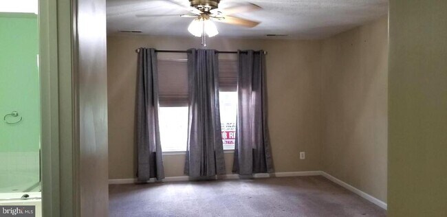 Building Photo - 323 Golden Eagle Way