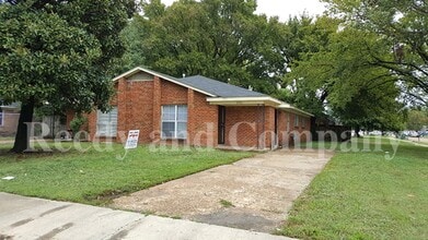 Building Photo - 3790 Jasmine Dr