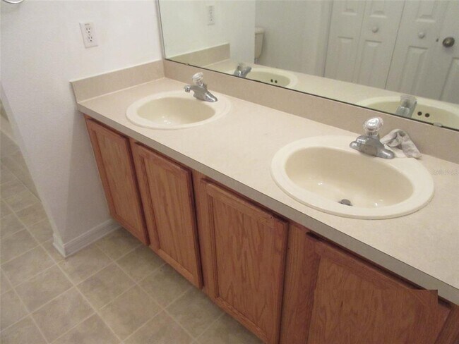 Building Photo - 926 Horseshoe Falls Dr