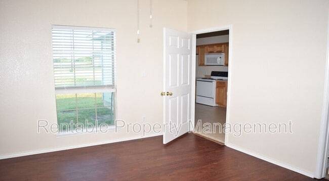 Building Photo - 105 Collett Ct