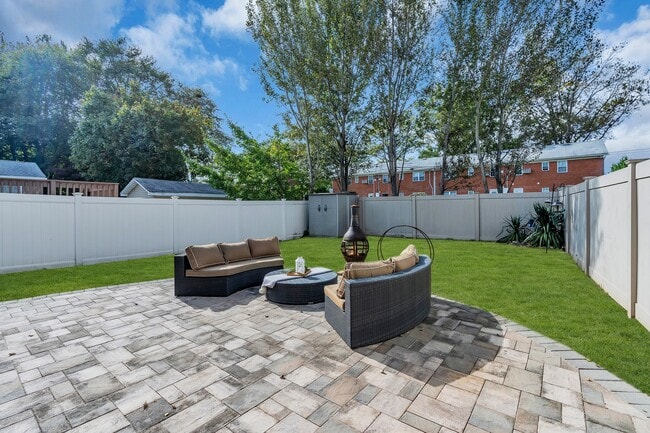 Building Photo - 35 Lipman Pl