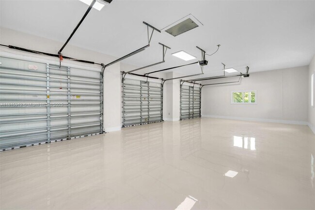 Building Photo - 6080 SW 104th St