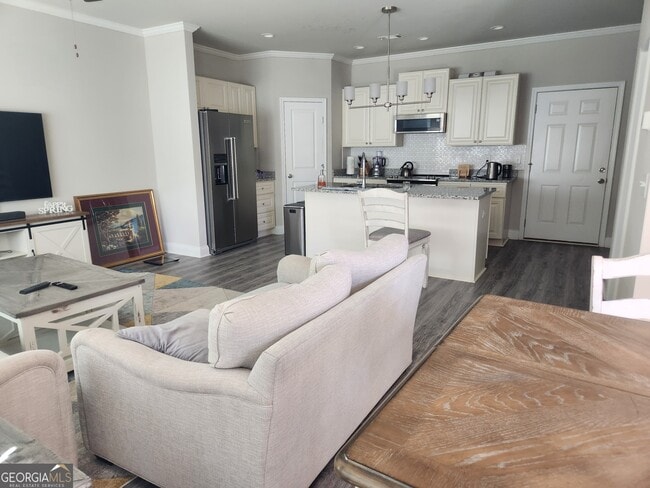 Building Photo - 302 Cashes Dr