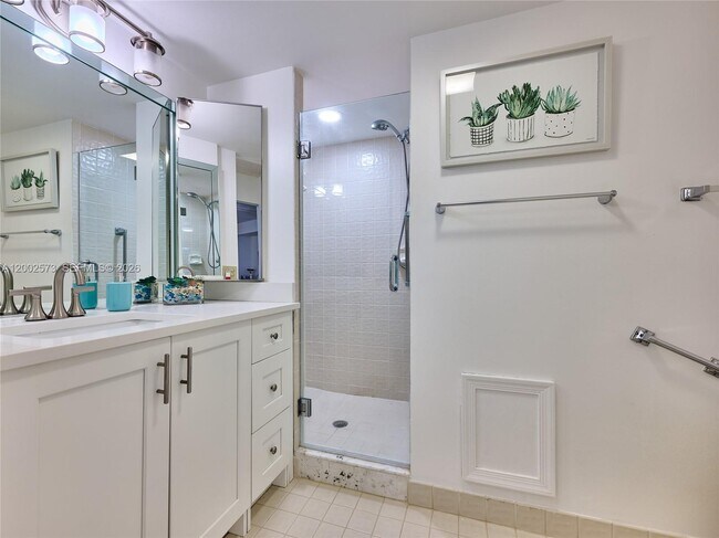 Building Photo - 10143 Mangrove Dr