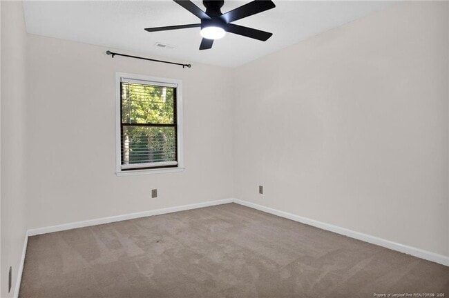 Building Photo - 160 Carolina Way