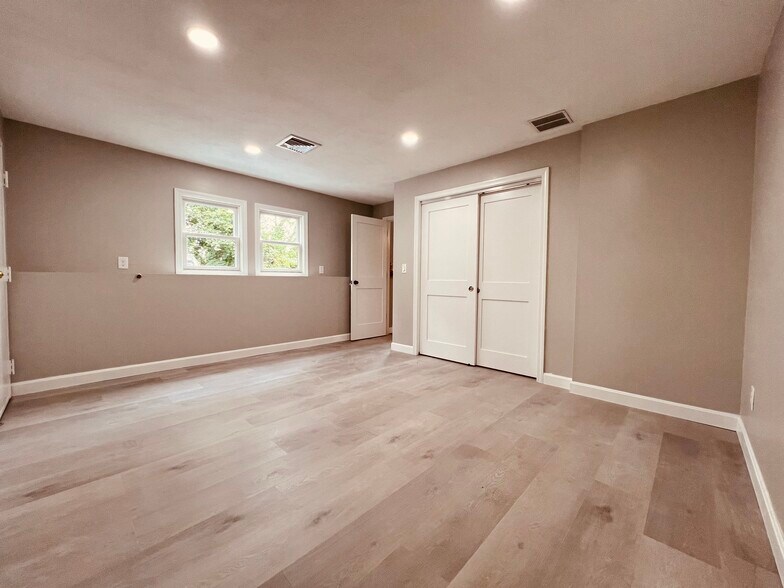 Bedroom - 144 Yorkshire St