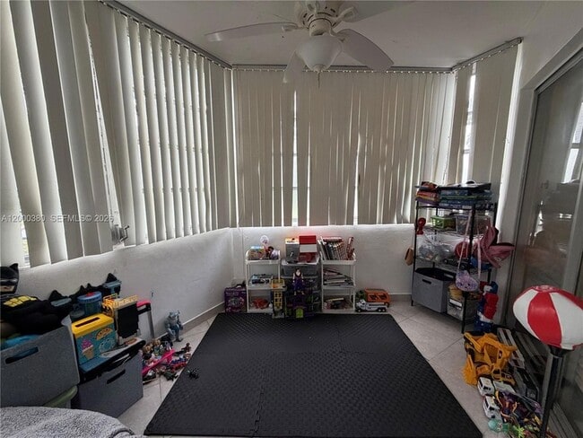 Building Photo - 1701 NE Miami Gardens Dr