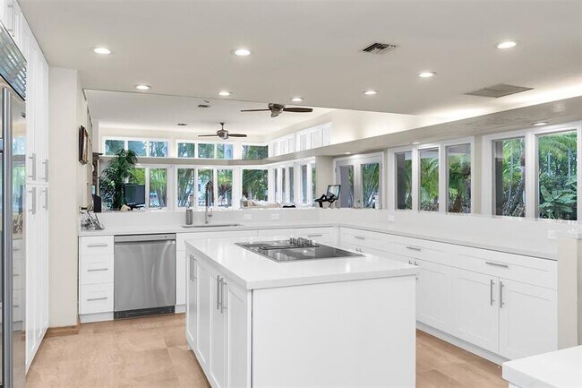 Building Photo - 18 Nurmi Dr