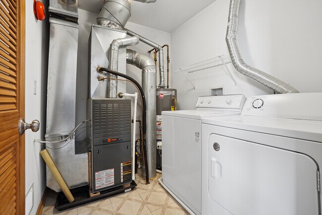 Building Photo - 3763 Bailey Rd