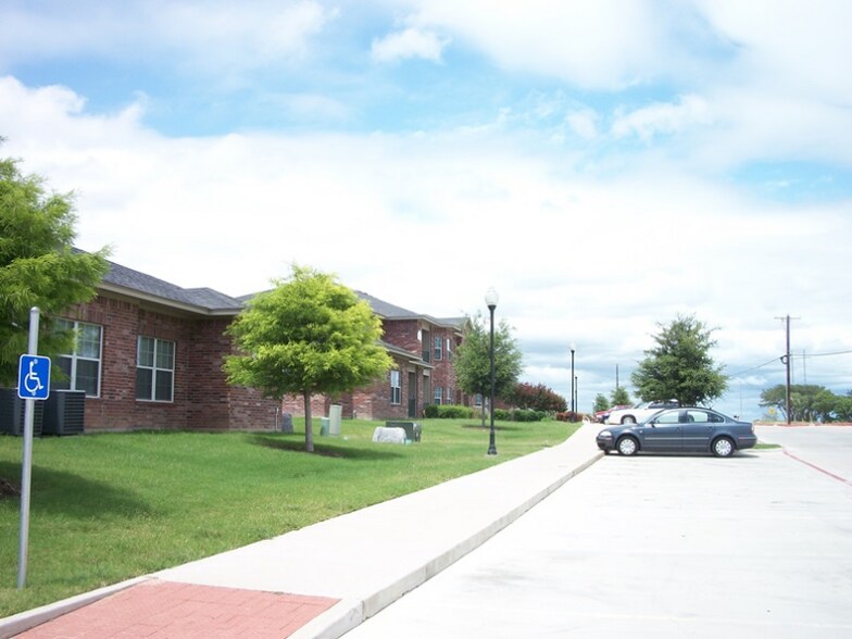 Building Photo - 712 Constitution Dr