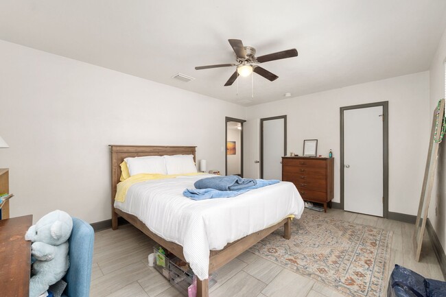 Building Photo - 5 NW 26th St