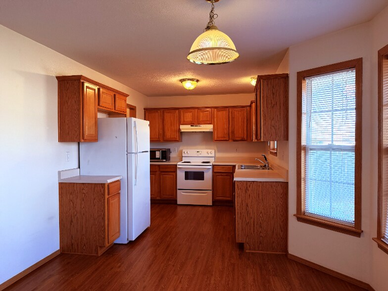 Building Photo - 1630 S Burks Ave