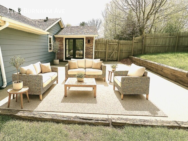 Building Photo - 1303 Burnham Ave