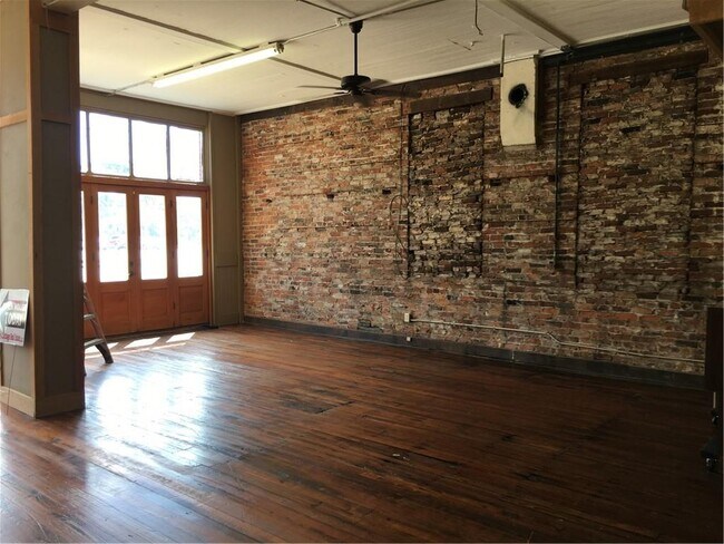Building Photo - 111 N Walton St