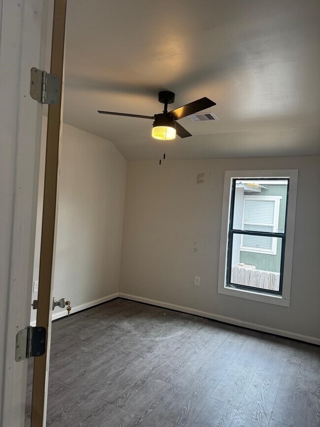 Building Photo - 627 CR-5102I