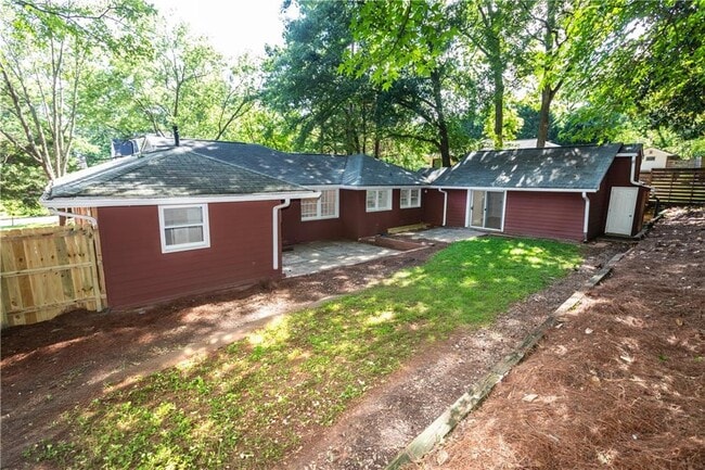 Building Photo - 1392 Lively Ridge Rd NE