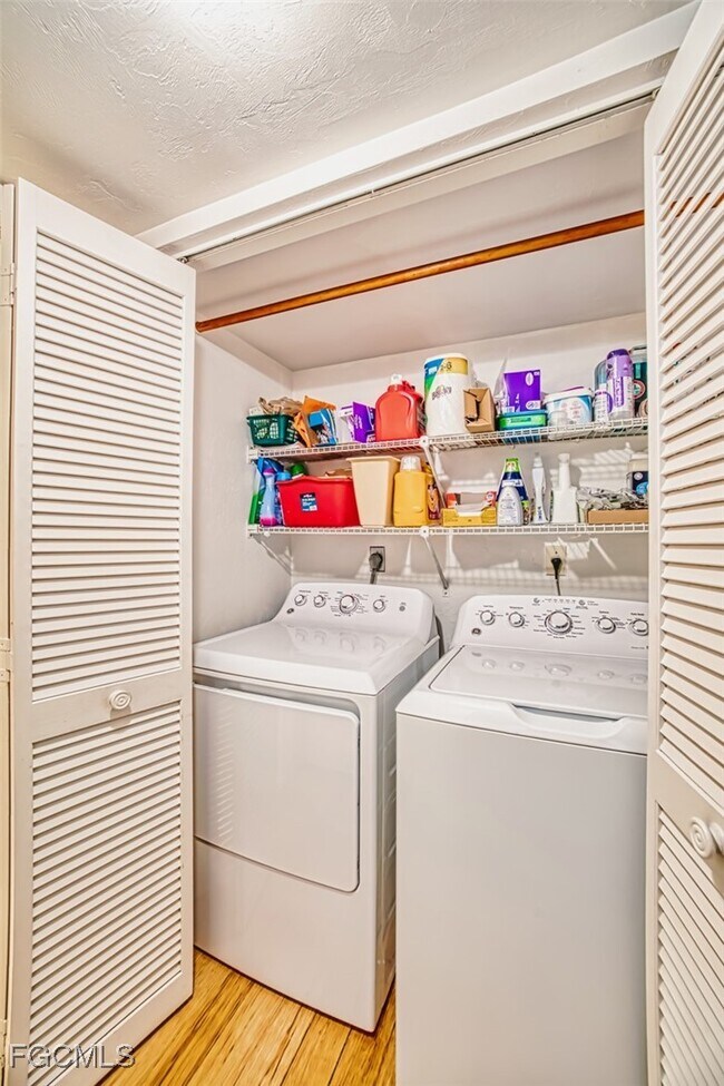 Building Photo - 226 3rd St