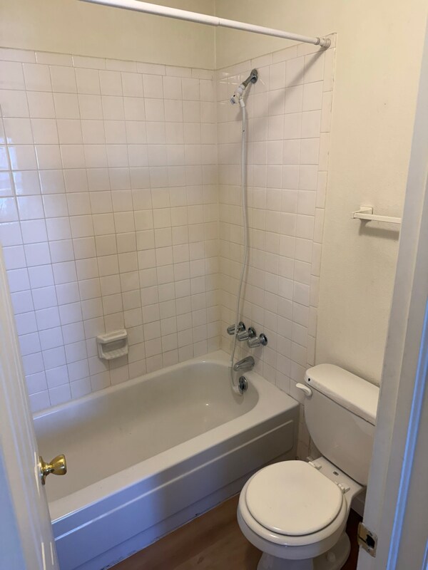 Building Photo - 7132 S Bryant St