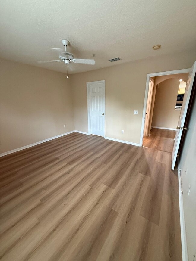 Building Photo - 6548 Swissco Dr