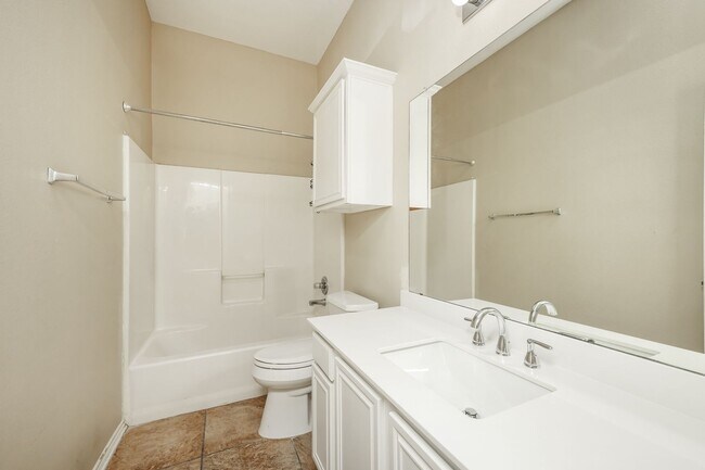 Building Photo - $1,995 4 Bed/2 Bath/2 Garage Ready for Move-in Rockwall Home in Highland Meadows