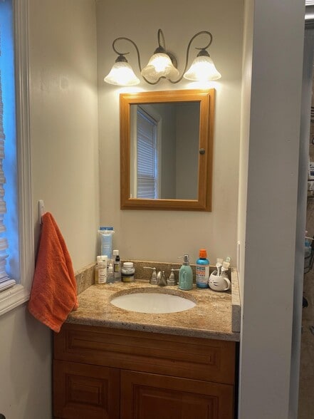 Building Photo - 788 Broad Ave