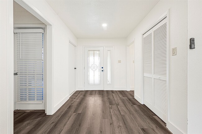 Building Photo - 17711 Wild Willow Ln