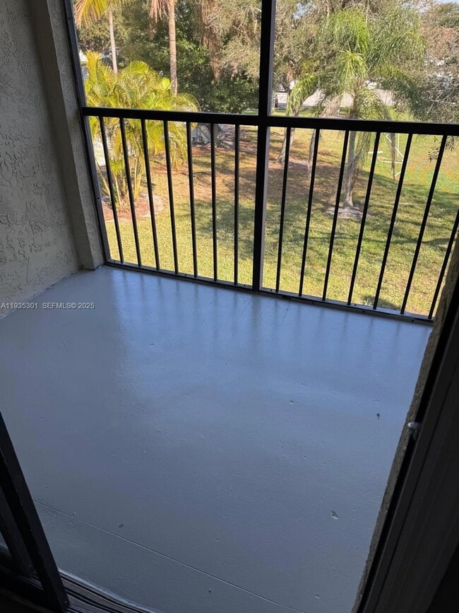 Building Photo - 617 Ixoria Ave