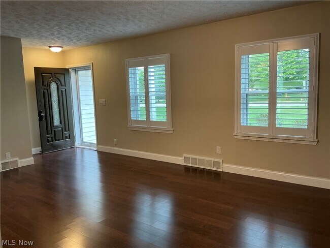 Building Photo - 3653 Brainard Rd