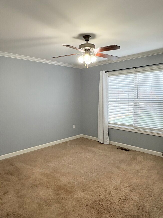 Building Photo - 567 Aries Ct