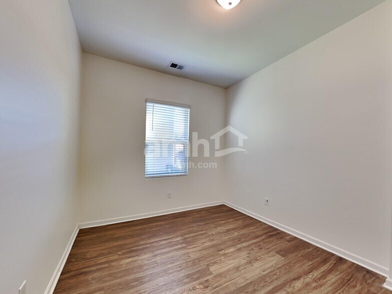 Building Photo - 218 Orion Way