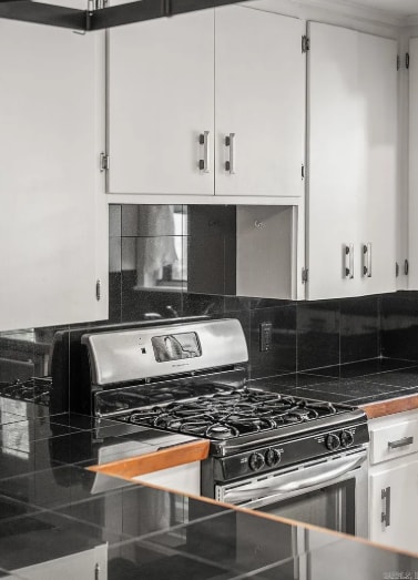 Building Photo - 4920 Lee Ave