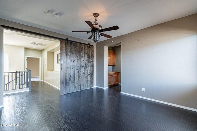 Building Photo - 6922 S Black Hills Way