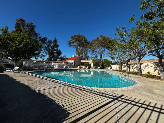 Building Photo - 7422 Seastar Dr