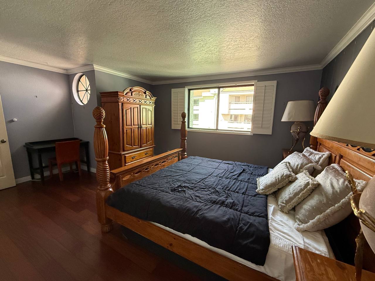 Building Photo - 21620 Burbank Blvd