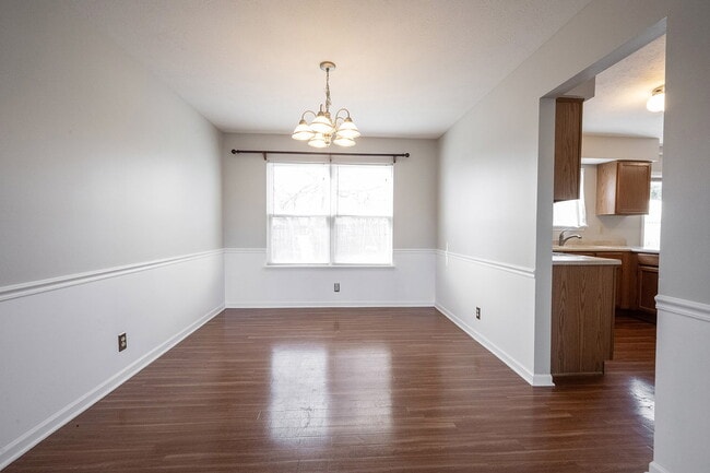 Building Photo - "Spacious 4-Bedroom Retreat with 2.5 Baths...