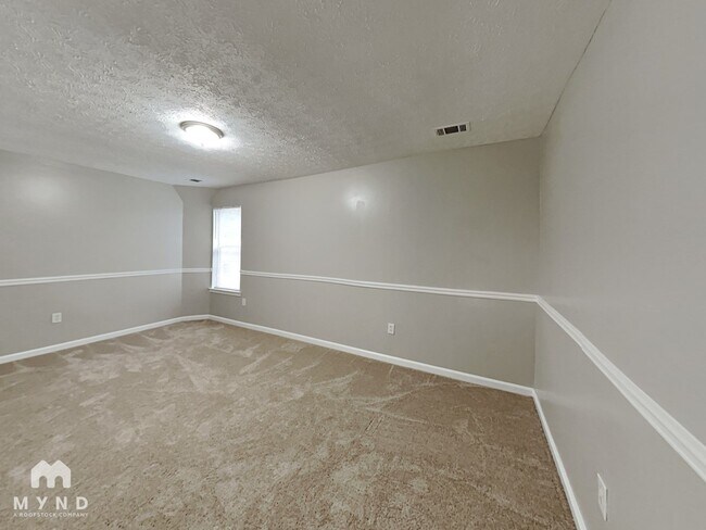 Building Photo - 3600 Clearview Dr