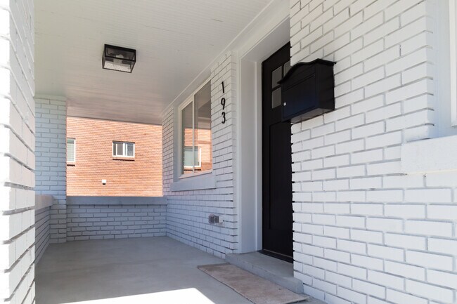 Building Photo - 193 S 400 W