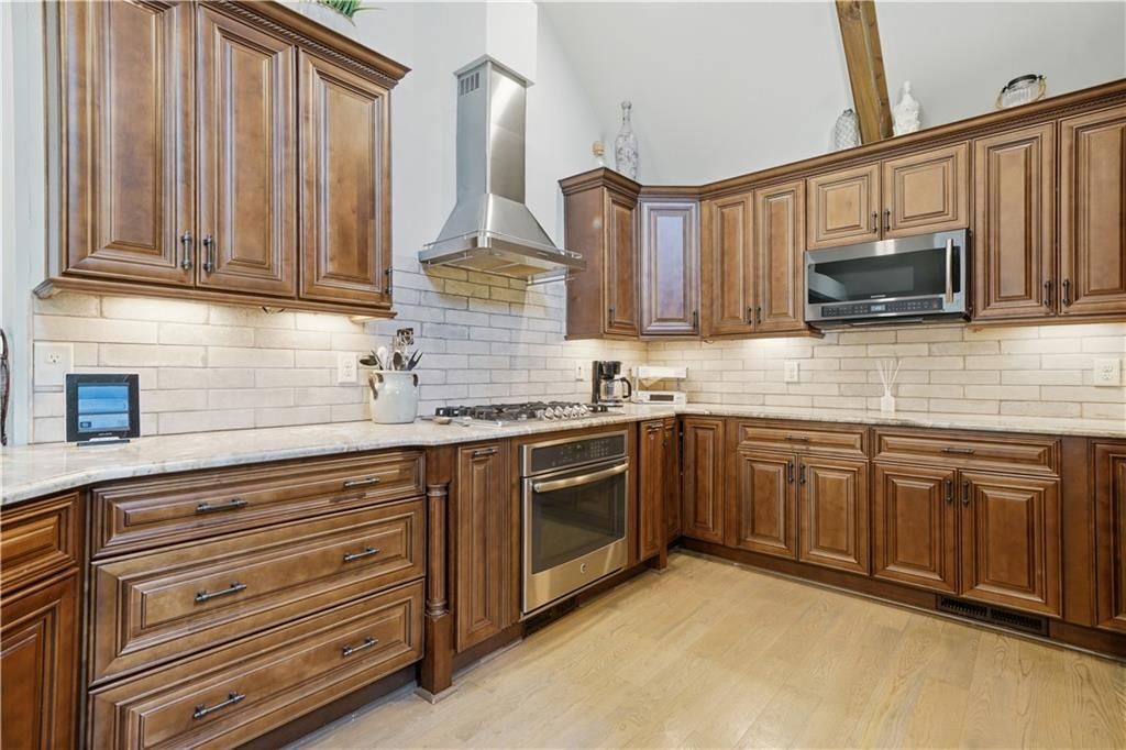 Building Photo - 2115 Kemp Dr