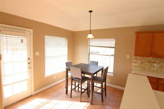 Building Photo - 3607 Stratford Arms Ln