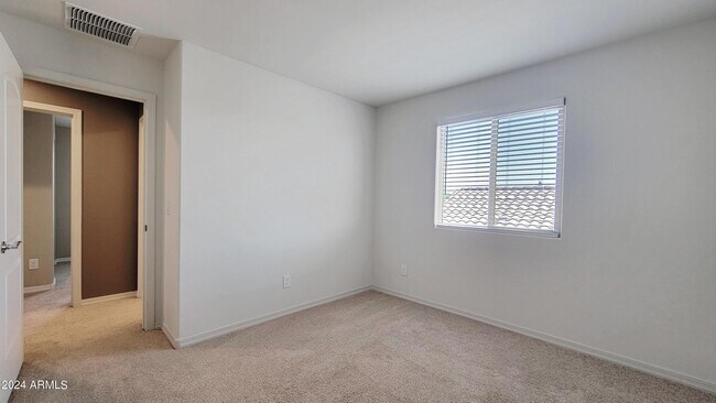 Building Photo - 56 S 190th Ln