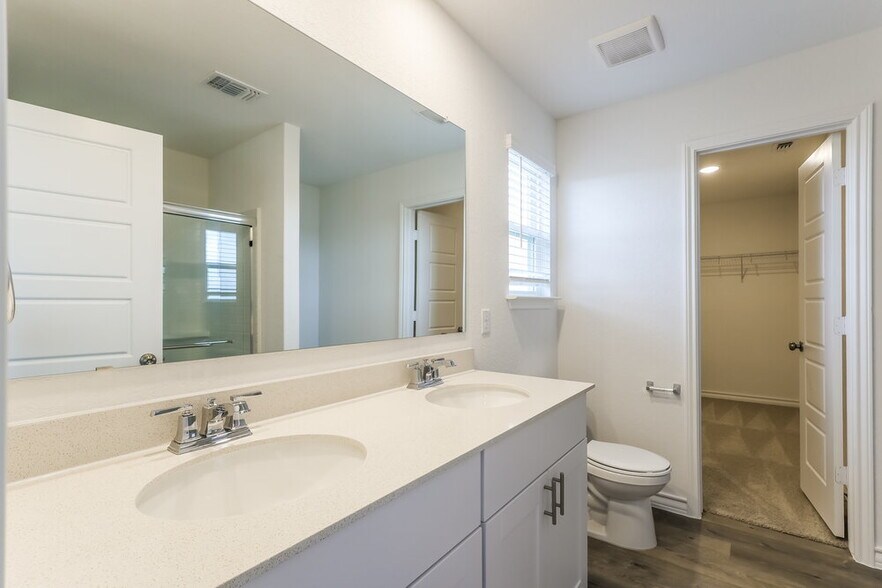 Building Photo - 10407 Monte Carmel Pl