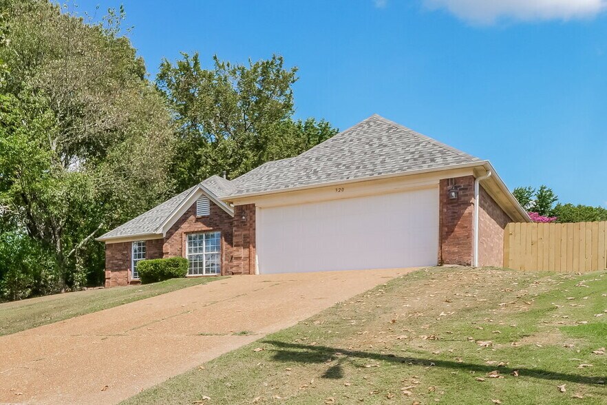 Building Photo - 320 Terry Rd
