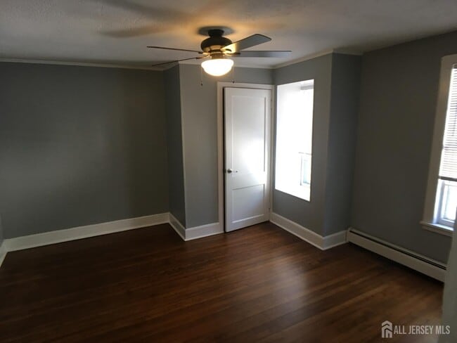 Building Photo - 68 W Cliff St