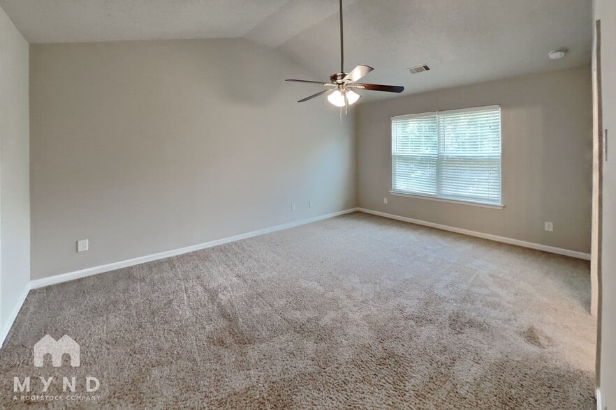 Building Photo - 6132 Hickory Ln Dr