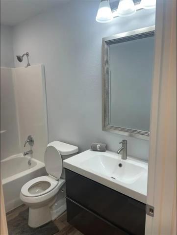 Building Photo - 8424 10th Pl