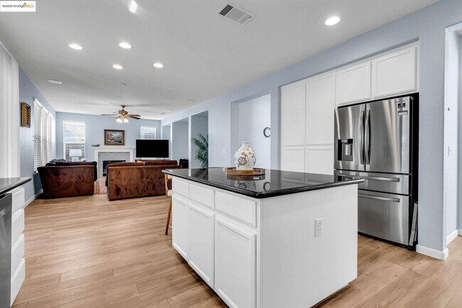 Building Photo - 1361 Tiffany Dr