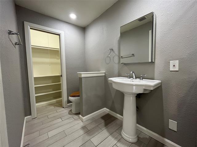 Building Photo - 2817 Forest Park Blvd