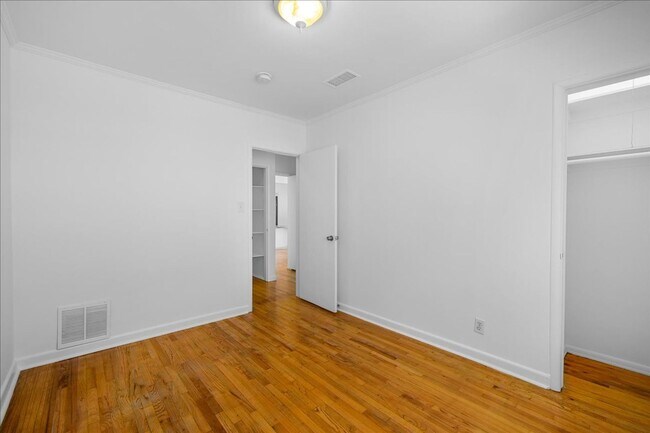 Building Photo - Corner lot home on a classic tree lined Beverly Hills street