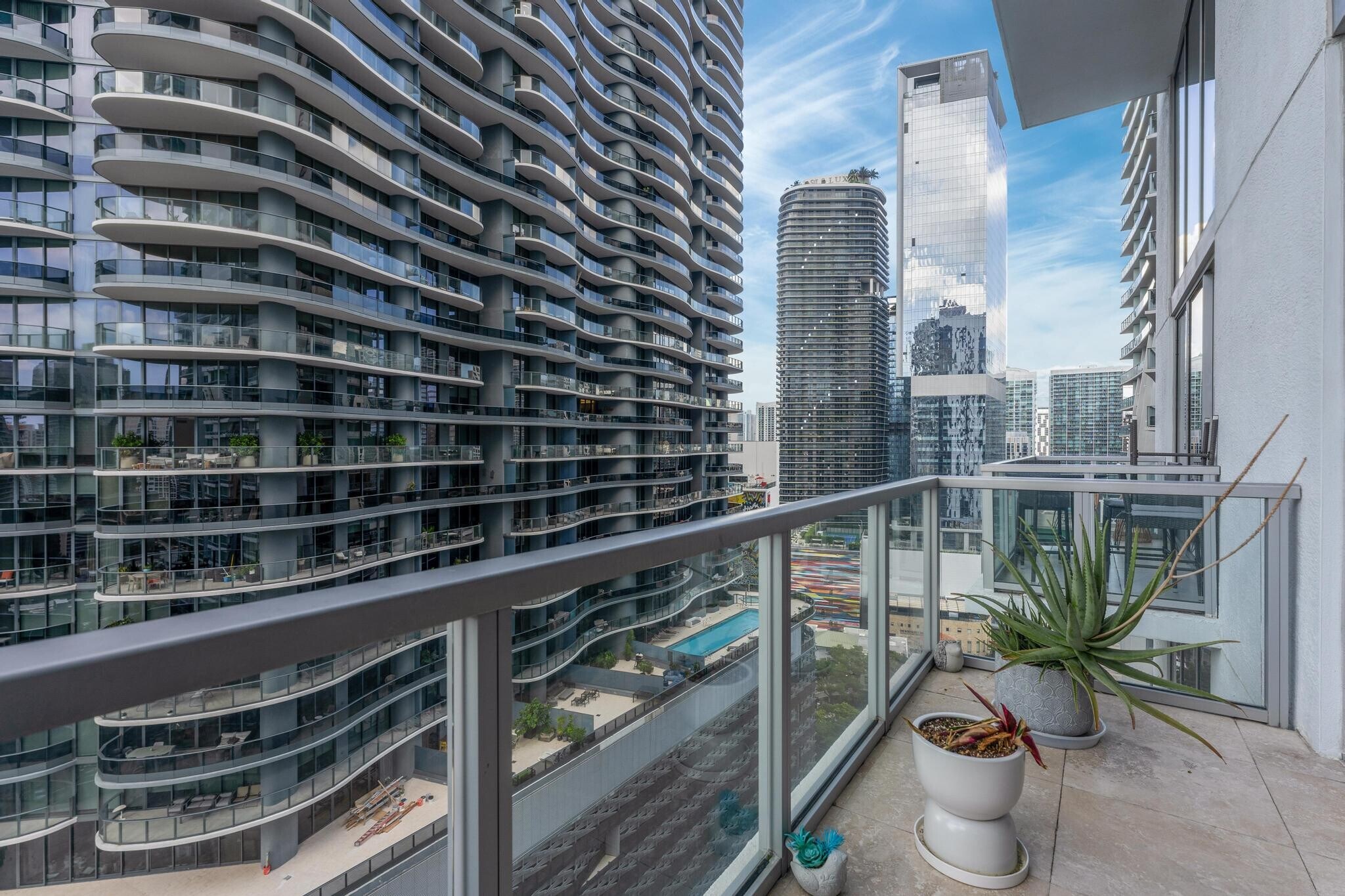 Building Photo - 1050 Brickell Ave